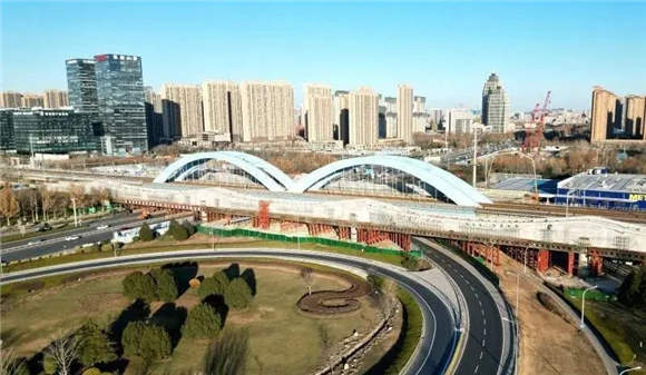 今年山东高铁营运里程将超2800公里，轨道上的山东加速“驶来”