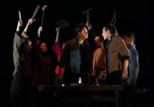 何念排《雷雨》有新招 曹禺经典亮相中国大戏院