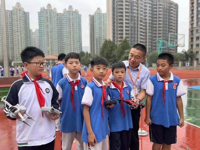 逐梦空天，北斗指路——济南市历城区里仁学校举办“科创科普进校