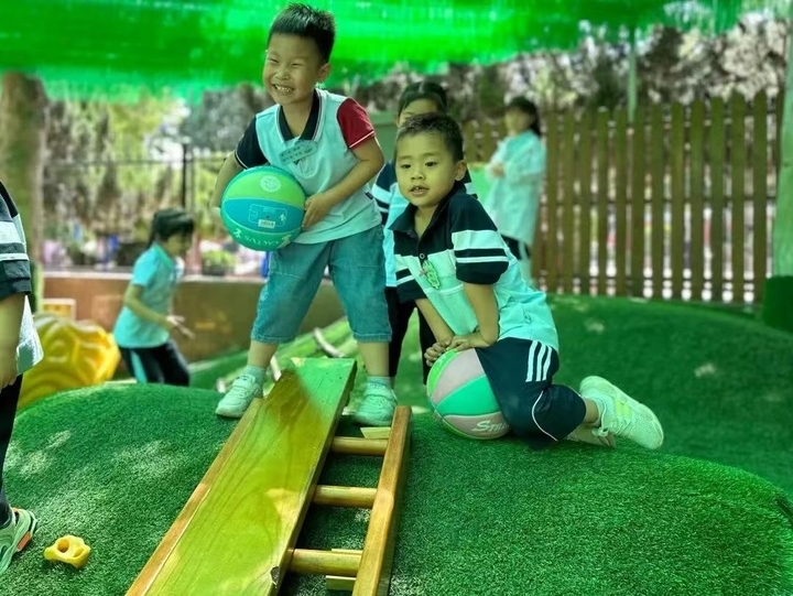 市中区“省游戏活动实验区”幼儿园开放观摩活动在育贤第一幼教集团进行
