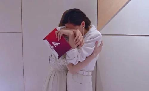 姐姐|性格低调、不争不抢不遭人爱？《姐姐》三公舞台结束，孟佳金莎王丽坤淘汰