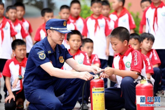 湖南资兴：消防安全教育进校园