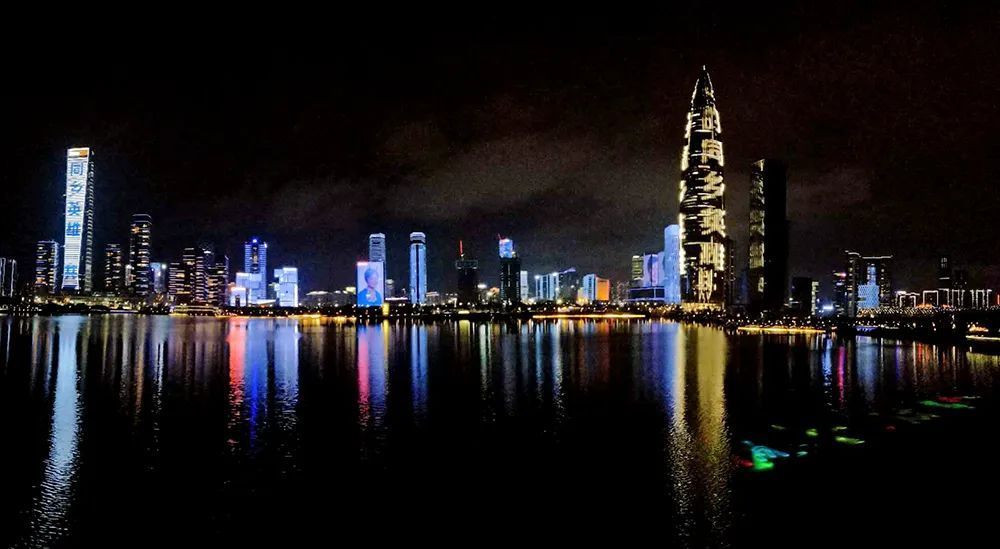 今晚，她们是夜空中最亮的“星”！