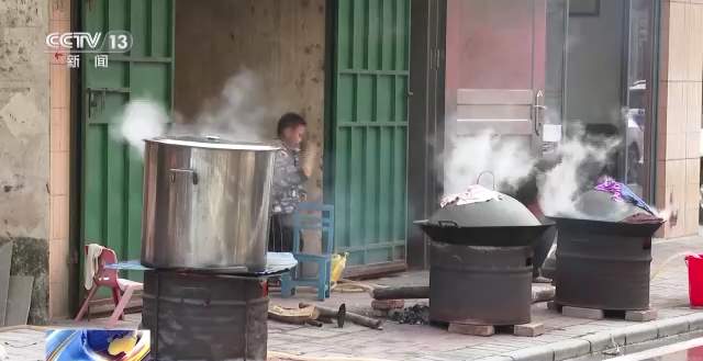 舞龙狮、逛庙会、品美食 各地多样活动迎新春