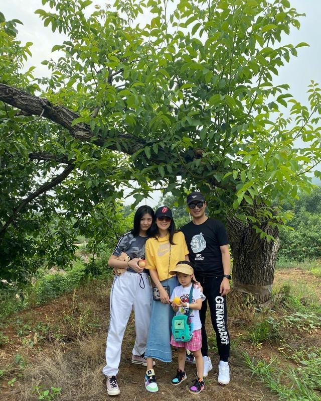 汪峰探班章子怡|【围观吃瓜】汪峰探班章子怡上热搜了?具体是怎么回事?