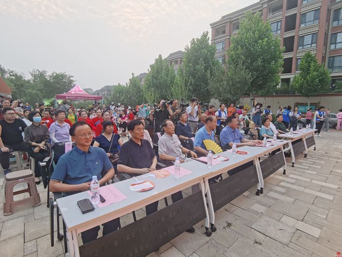 鼎秀家园社区举行“颂歌献给党”庆“七一”文艺晚会