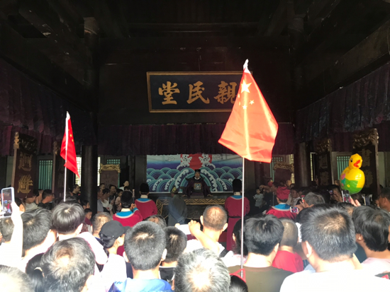 小长假第二天就被挤爆，东平水浒影视城开启人从众模式