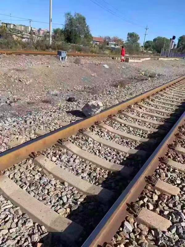 大爷狂奔救下火车 真相曝光令人震惊!