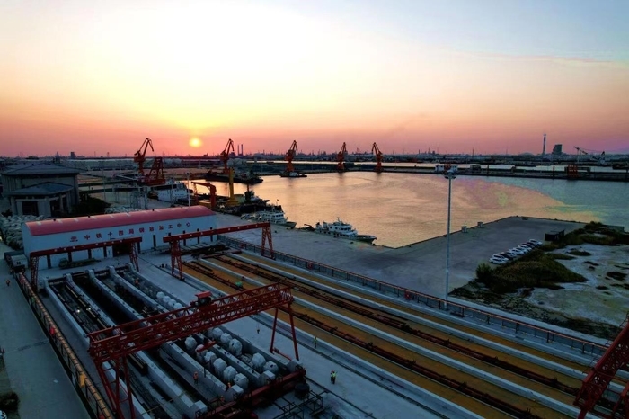 东营市首个集装箱专用码头进入实质性施工阶段