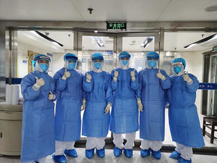 隔离病区护士长：一切都在慢慢好起来 护士们真的很了不起