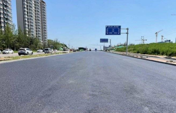 沥青摊铺结束，济南飞跃大道东段将于8月中上旬通车