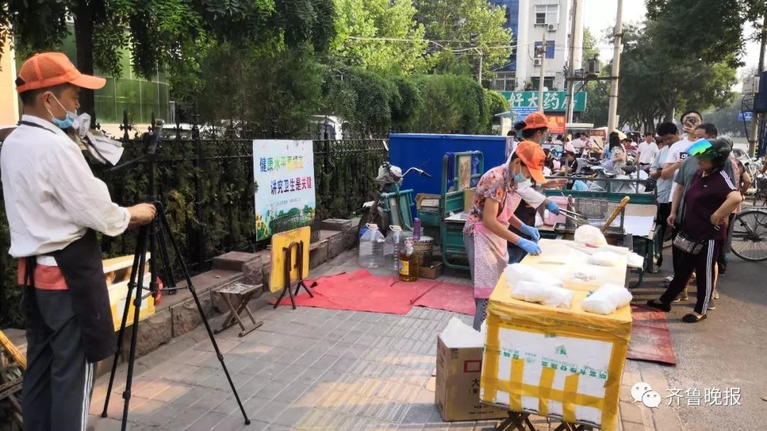 大学白读了?卖油条年入30万 济南