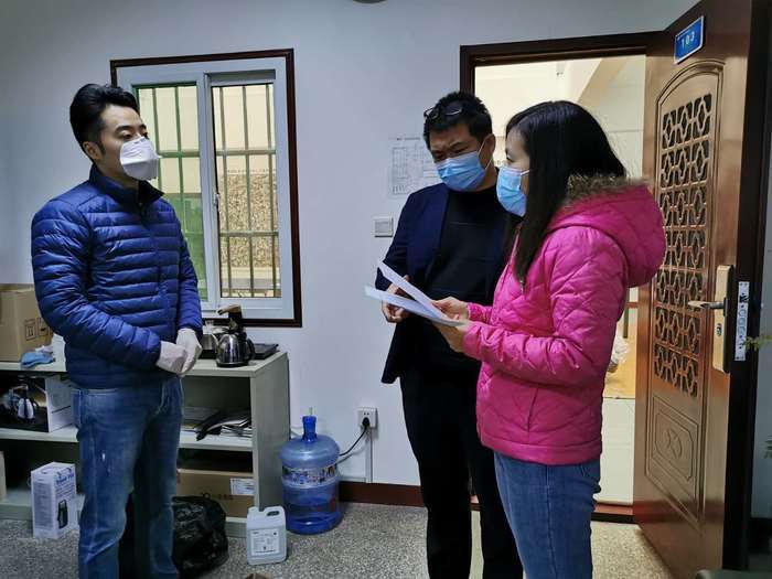 不见面审批、服务专班上门……堤口路街道“一揽子举措”推进企业有序复工