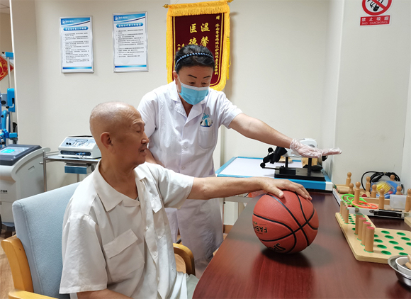 泉城“商量”现场寻良策：老有所养与老有所医如何“双向奔赴”？