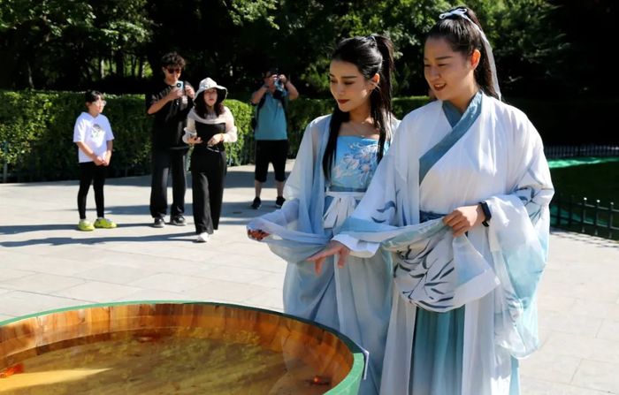 人气十足！10月1日千佛山、动物园等公园景区迎来假期首个客流高峰