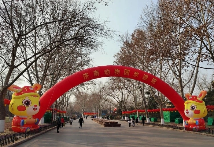 兔年“气氛组”上线！千佛山等9家公园景区万盏红灯笼喜庆迎新春