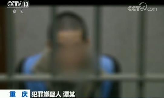 嚣张窃贼行窃中对监控摆挑衅手势 因露出半张脸被抓