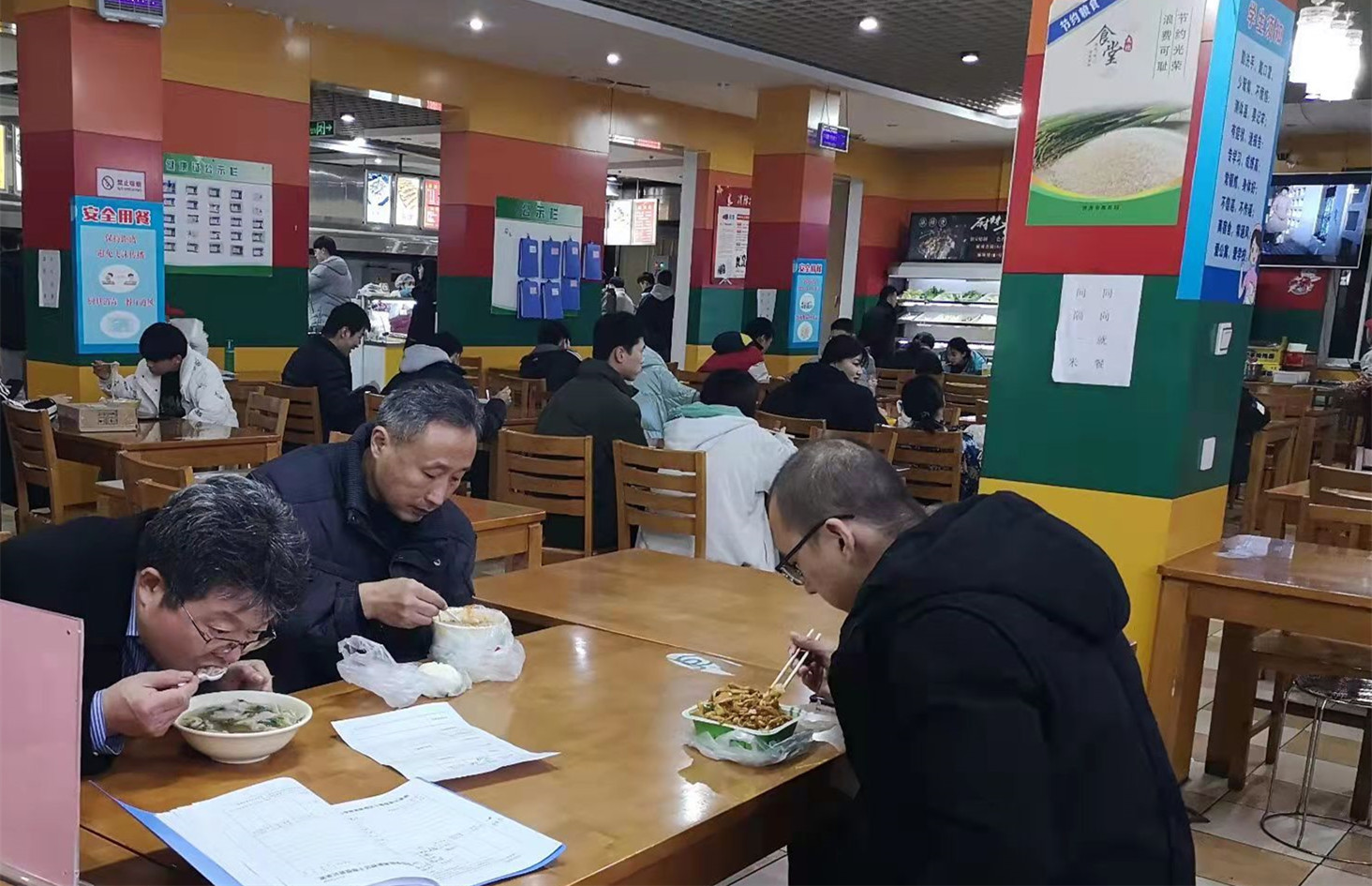 济南市技师学院高新校区多措施并举，保证师生饮食安全