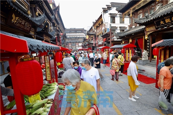 济南大观园早市开市迎宾