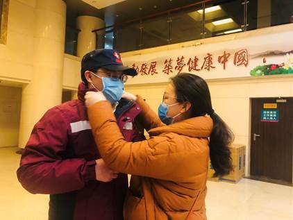 2020战“疫”时期的爱情：“医”无反顾，守望同行