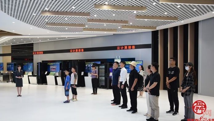 感受“数”时代  “数字济南建设观察团”走进泉城数字化名企
