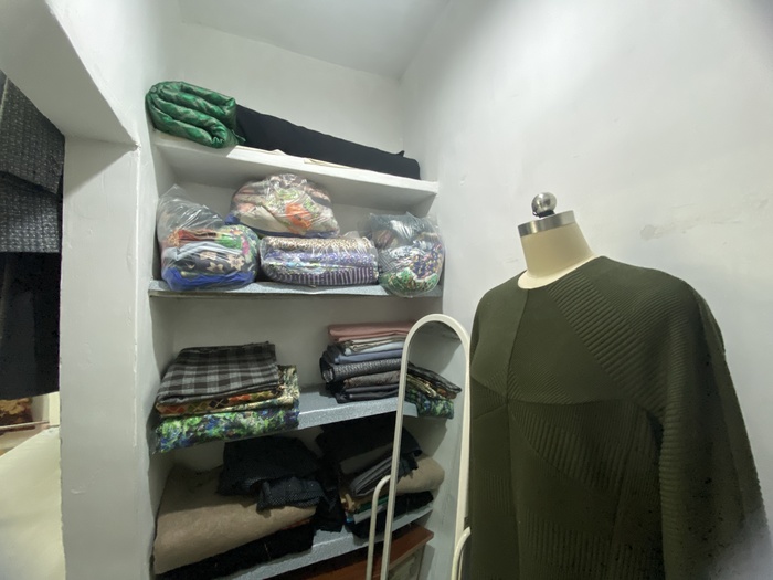 济南一对夫妻经营裁缝店32年：只要大家还需要，就会一直做下去  