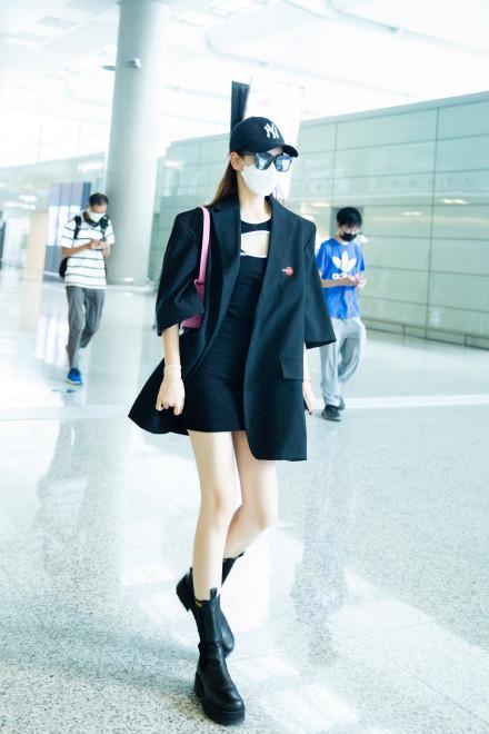 戚薇|不愧是七哥!戚薇无情吐槽工作室P图 网友欢乐吃瓜