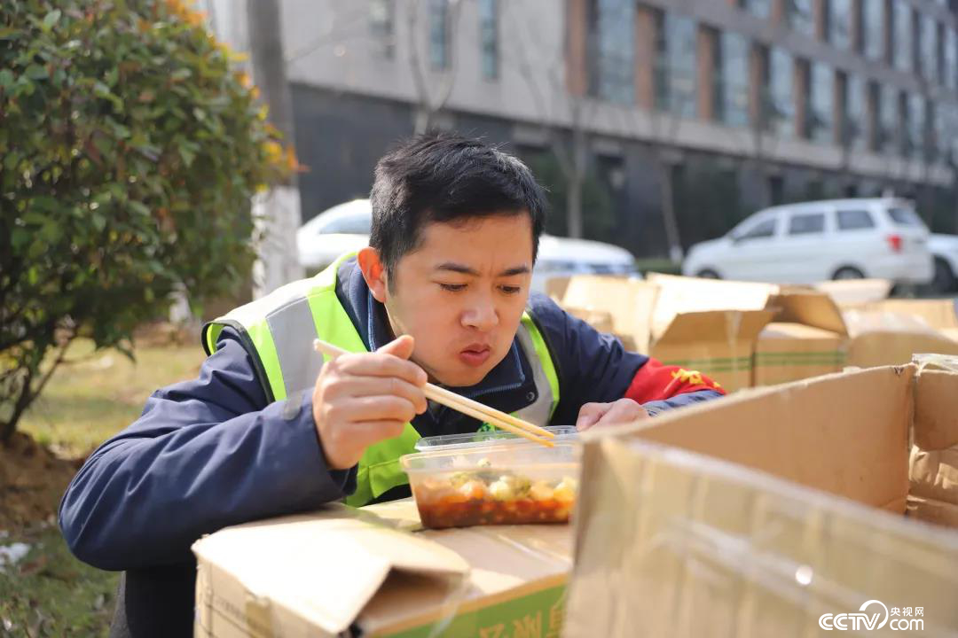 【战疫最前线】五天五夜，我站在“火眼”实验室背后看到这些感动的瞬间