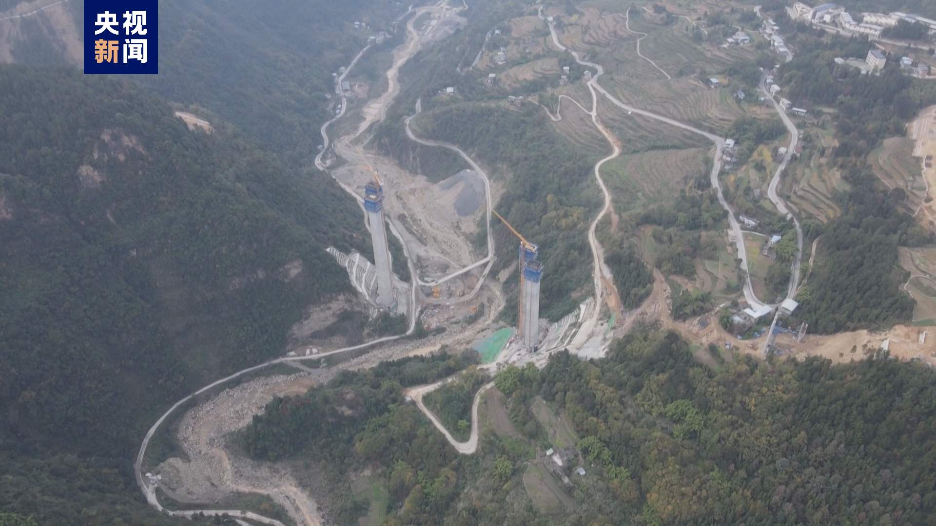 巫云开高速全线最高墩 双河口特大桥主墩顺利封顶