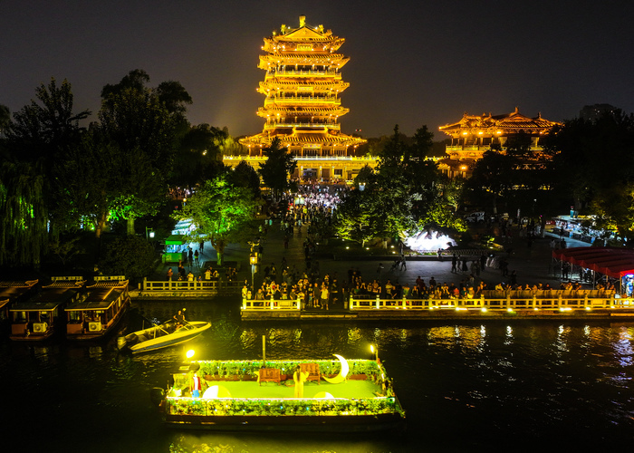 画舫游船湖景演艺首次亮相大明湖