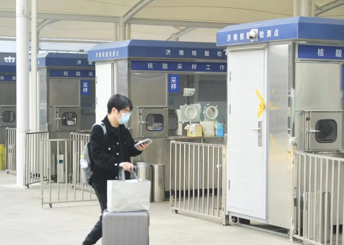 不再查验“码”“证” 学生流提前出现 济南铁路积极做好客流恢复运输保障工作