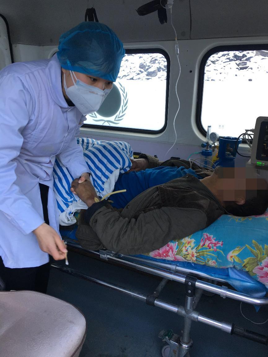 今天，一张照片刷屏了