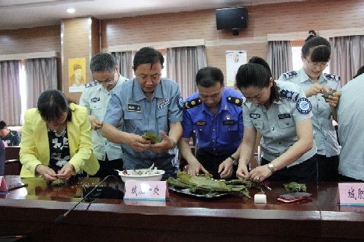 行走关爱  粽享欢乐——济南市城管局一线劳模共庆端午佳节