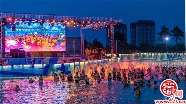 来欧乐堡快乐整一夏 梦幻世界、动物王国、水上世界、海洋极地夜场齐开