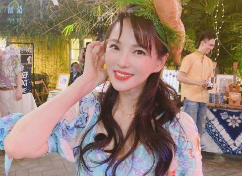 伊能静|伊能静动情表白张萌黄圣依：一起吃吃喝喝就很开心