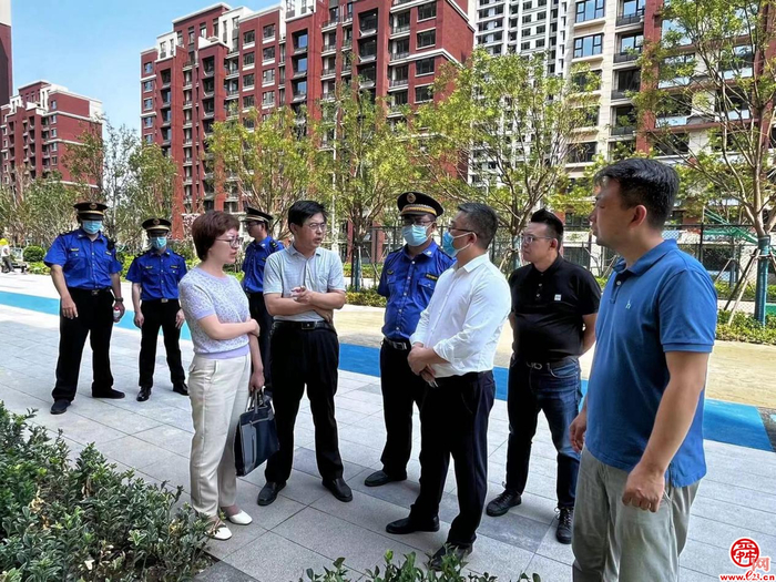 城管进社区，服务零距离 ——起步区城市管理处走进绿地国博城开展普法宣传