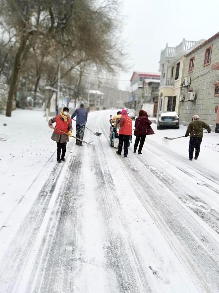 “全民参与各扫门前雪”：看济南别样“雪景”