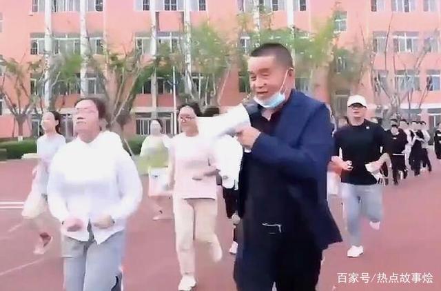 令人哭笑不得!中学复课后开减肥课 没胖的童鞋:我真的谢谢你哦