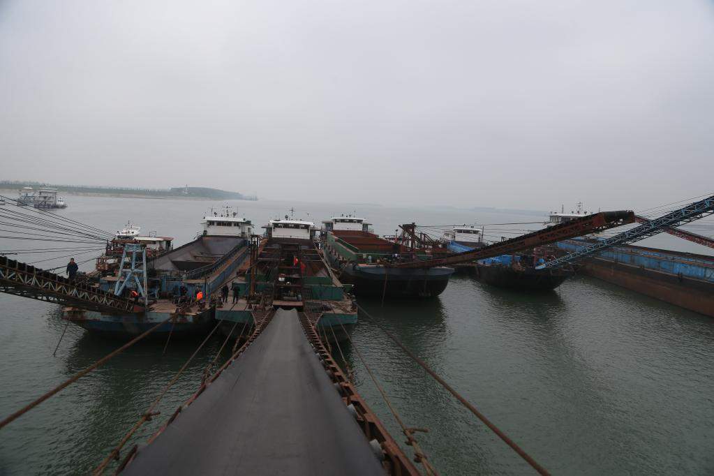 公安机关打掉“沙霸”“矿霸”等自然资源领域涉黑恶组织310个