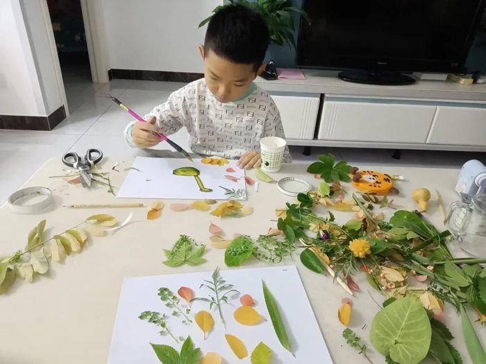 一起来赏画吧！历城区中小学居家美育把树叶玩出新花样