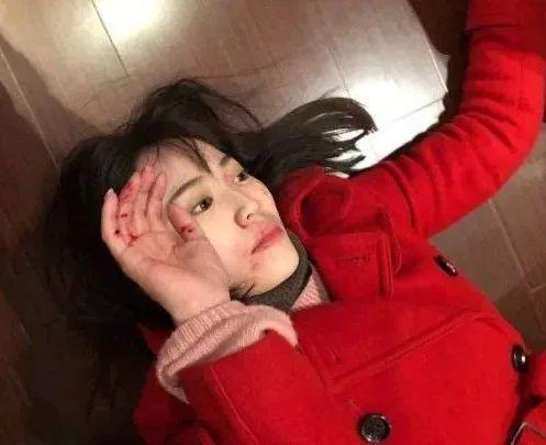 王宝强和女友冯清同框现身|王宝强和女友冯清同框现身 王宝强再婚遭抵制?马蓉扬言敢公布婚讯就开闹