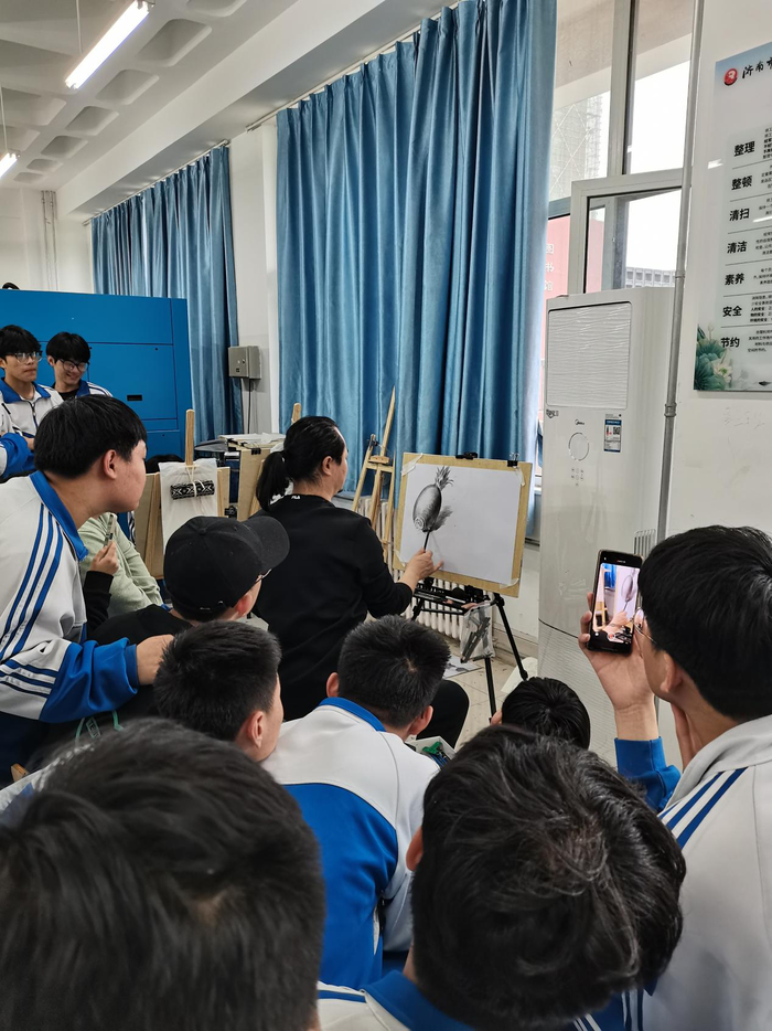 济南市技师学院航空服务与维护系开展大师进课堂活动
