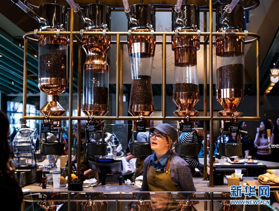 芝加哥：探访世界最大星巴克店