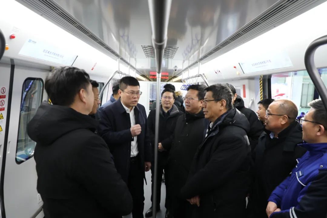 “济南造”首列地铁列车下线！“济南地铁、济南造修、济南配套”目标实现