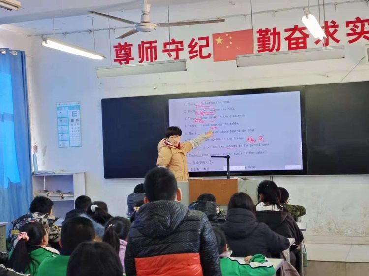 聚力课堂提升 商河县展家小学开展推门听课活动