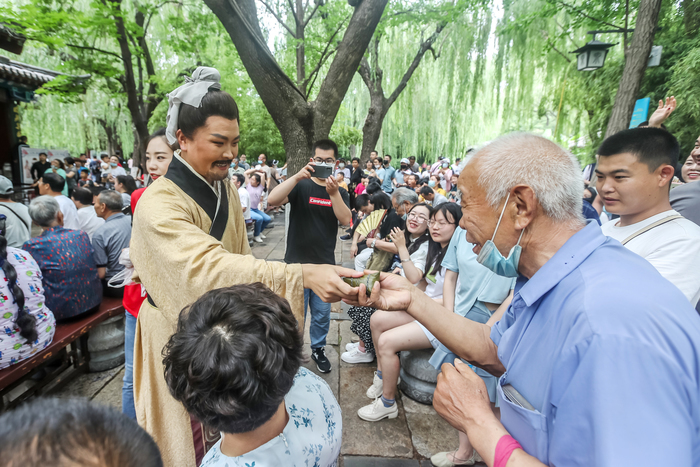 济南端午节玩出“新花样”