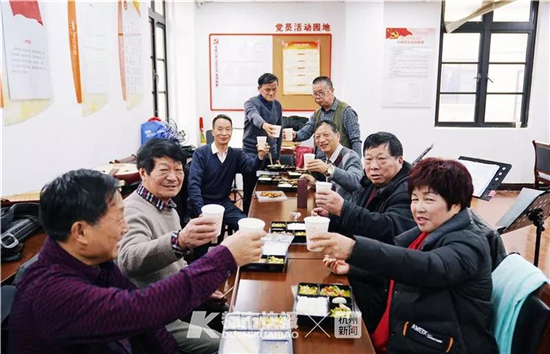 为爱发电！杭州城东有一帮公益演越剧的老板娘