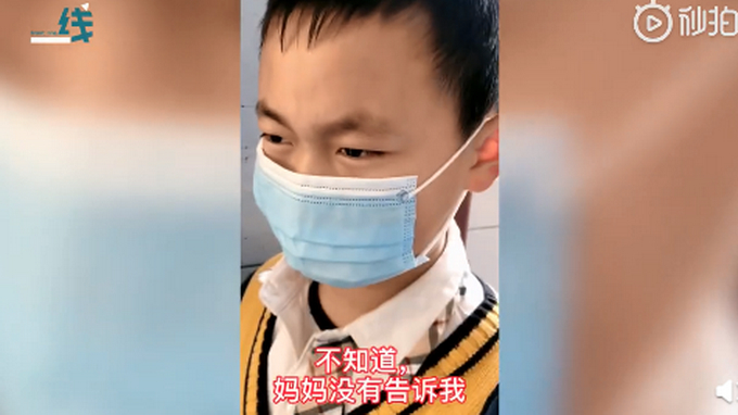 萌娃忘记班级大哭，连班主任在面前都没认出来！网友大呼“太可爱了”！