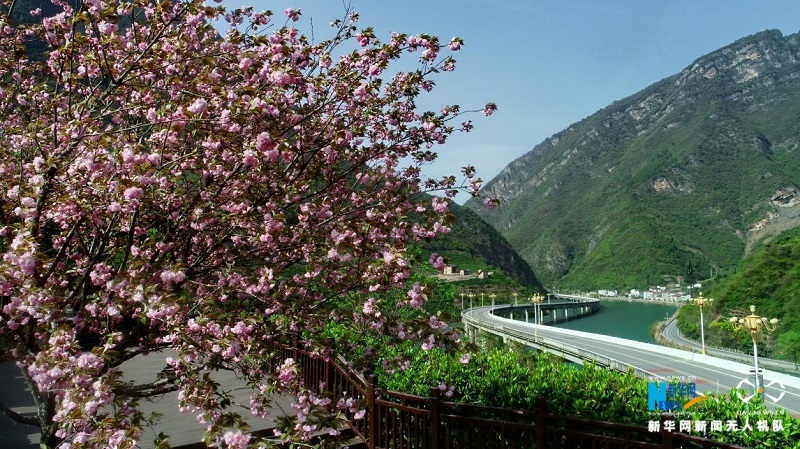 沿着高速看中国