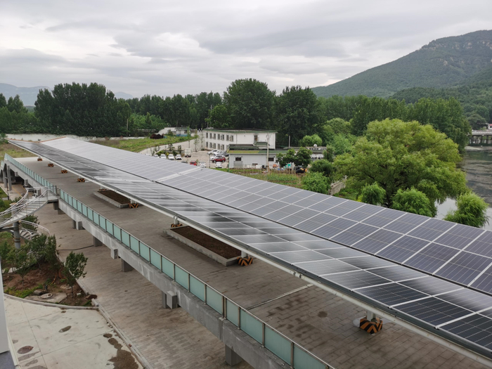 京台高速济南服务区建成运营，是山东高速首个近零碳服务区